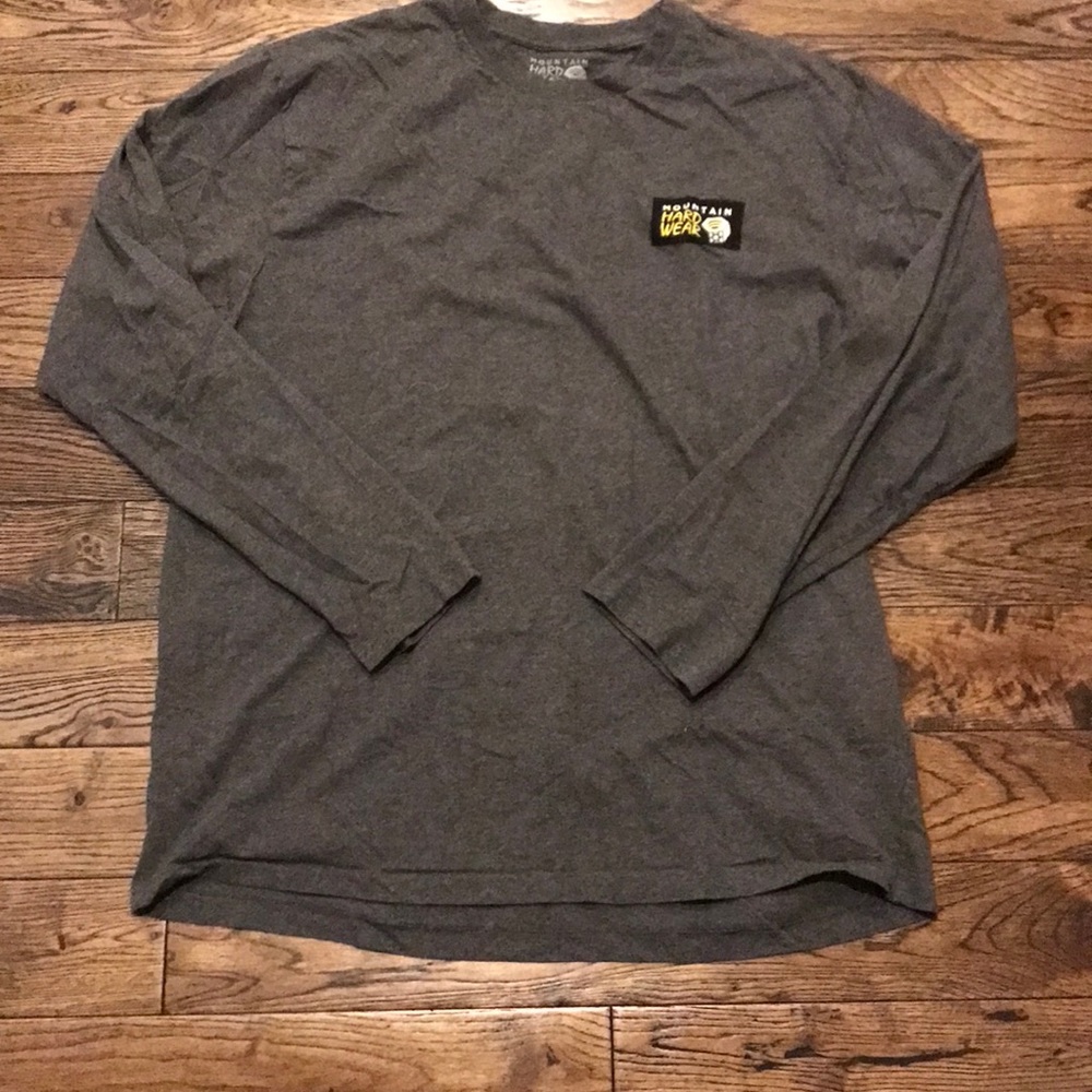 Mens mountain hardwear tee size XL